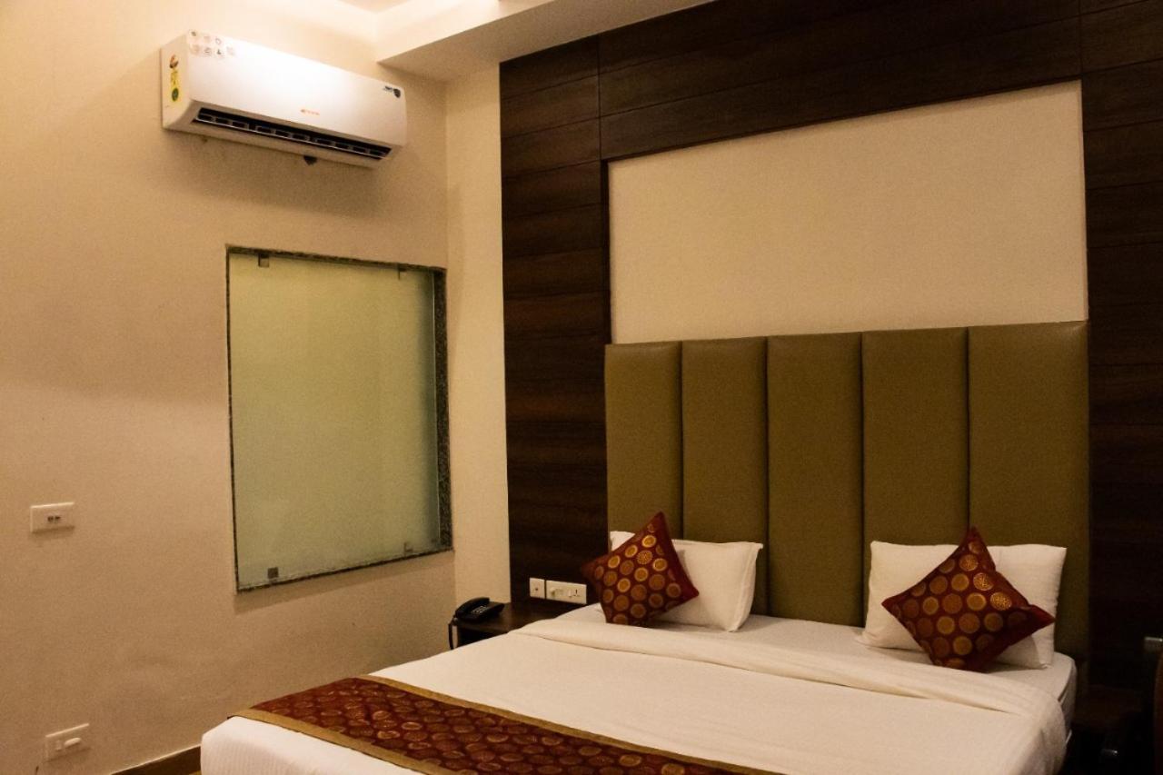 Hotel Sourav Park Inn Agra Agra  Esterno foto
